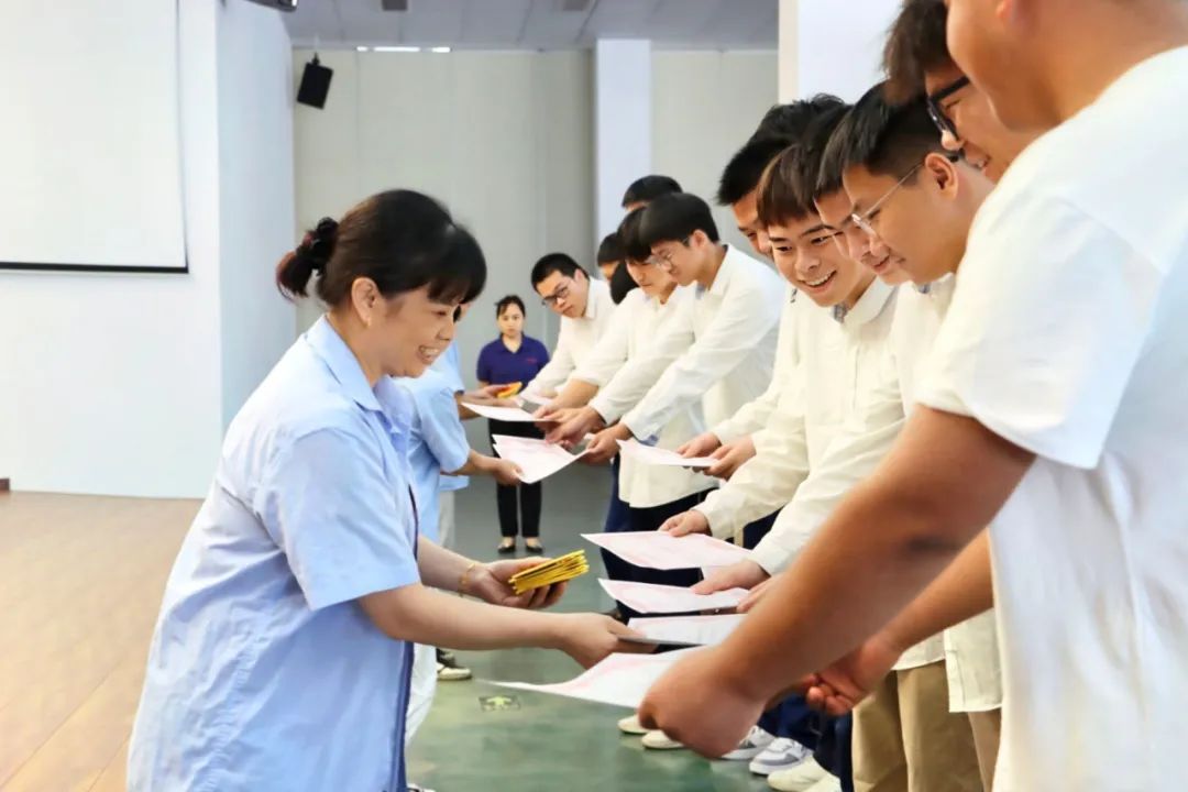 浙江省机电技师学院实习学生在瑞立“工学交替”淬炼成长