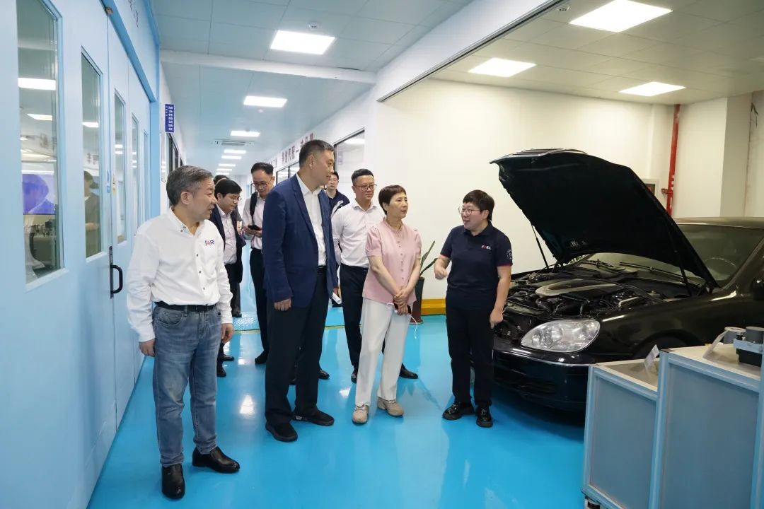 光大银行杭州分行行长张荣军调研瑞立